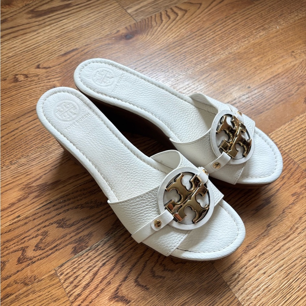 Tory Burch White Sandals with Gold Accents